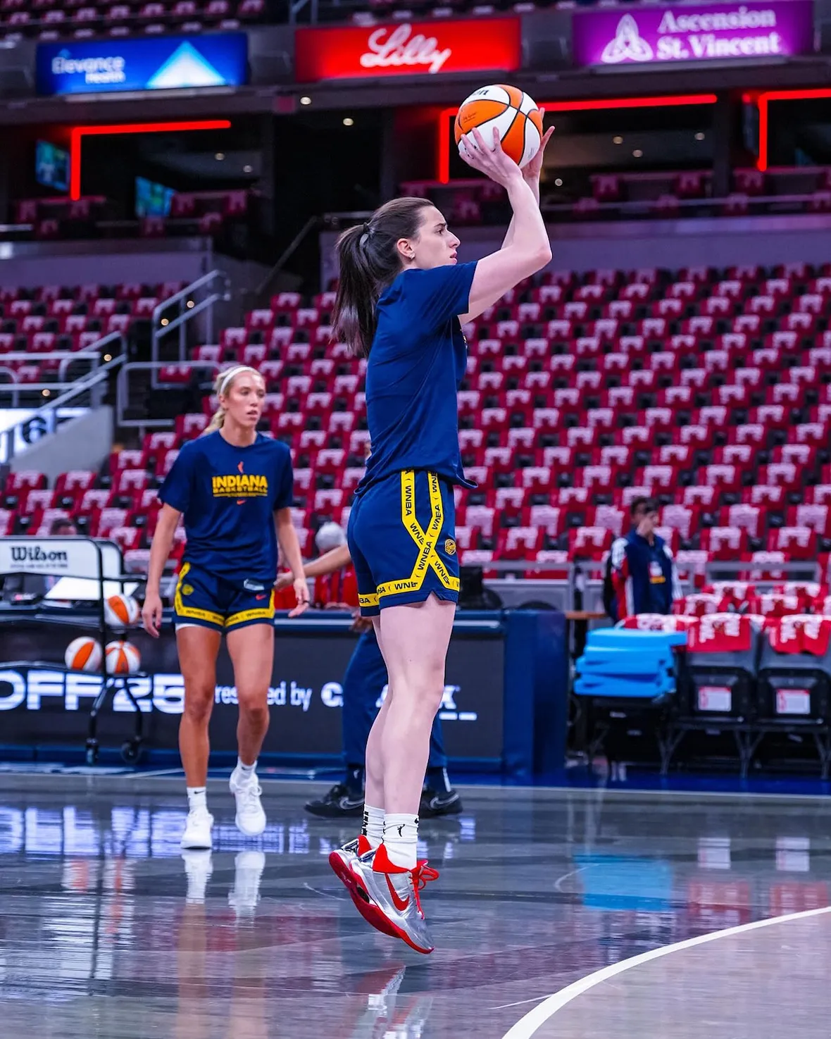 Caitlin Clark x Nike Kobe 5 Protro “Rookie of the Year”凯特琳·克拉克专属科比5代