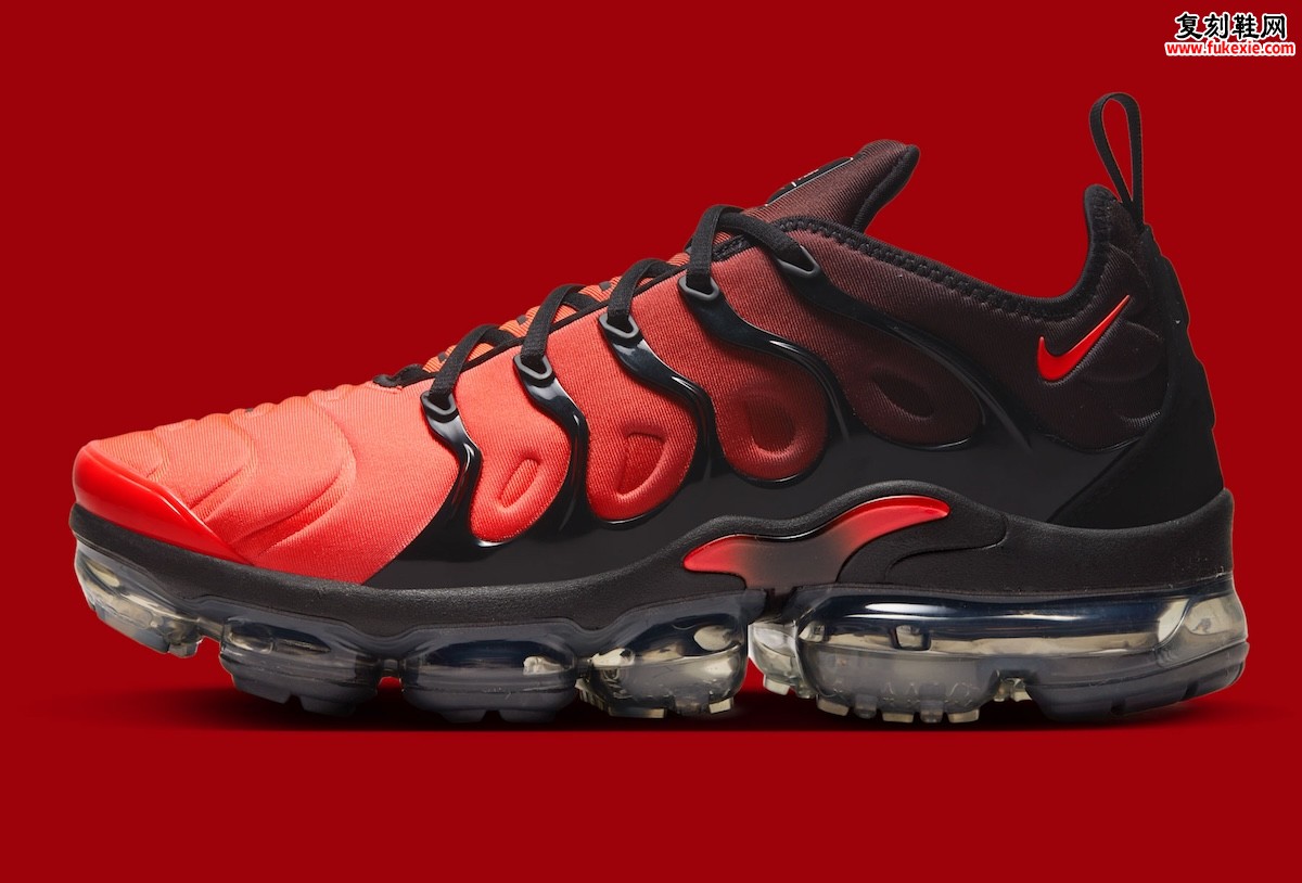 Nike Vapormax Plus “Black/Bright Crimson”  ‘黑/亮绯红’ 以2022经典配色点燃三月