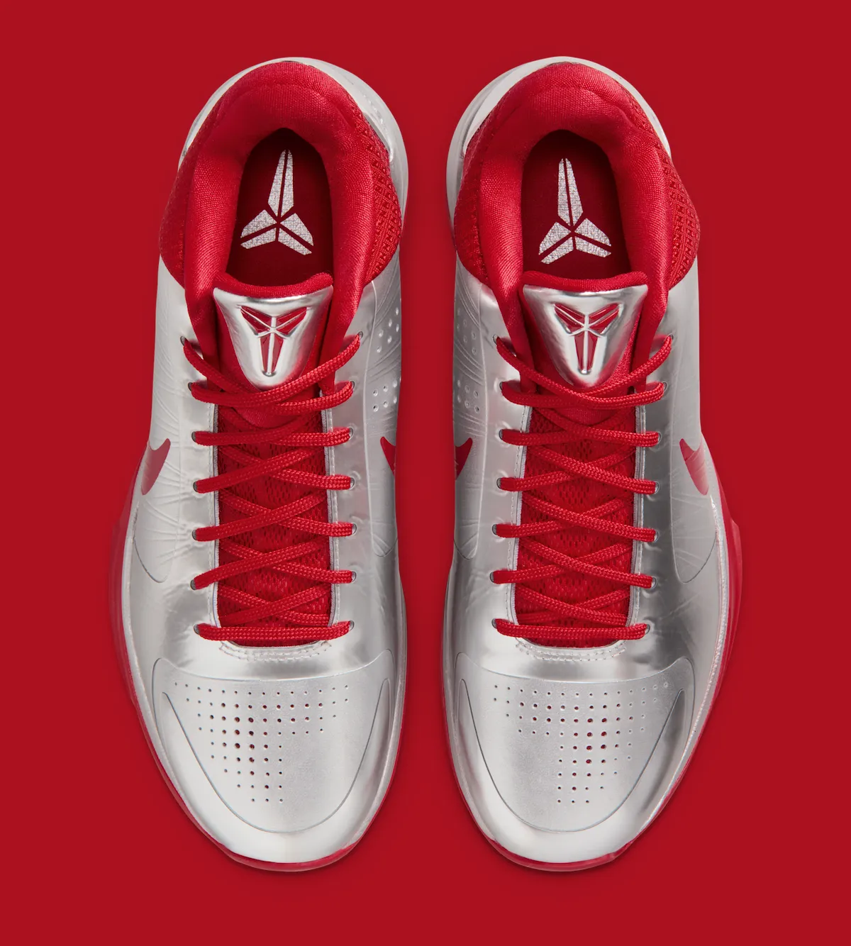 Caitlin Clark x Nike Kobe 5 Protro “Rookie of the Year” WNBA传奇新星克拉克携手科比曼巴战靴荣登巅峰