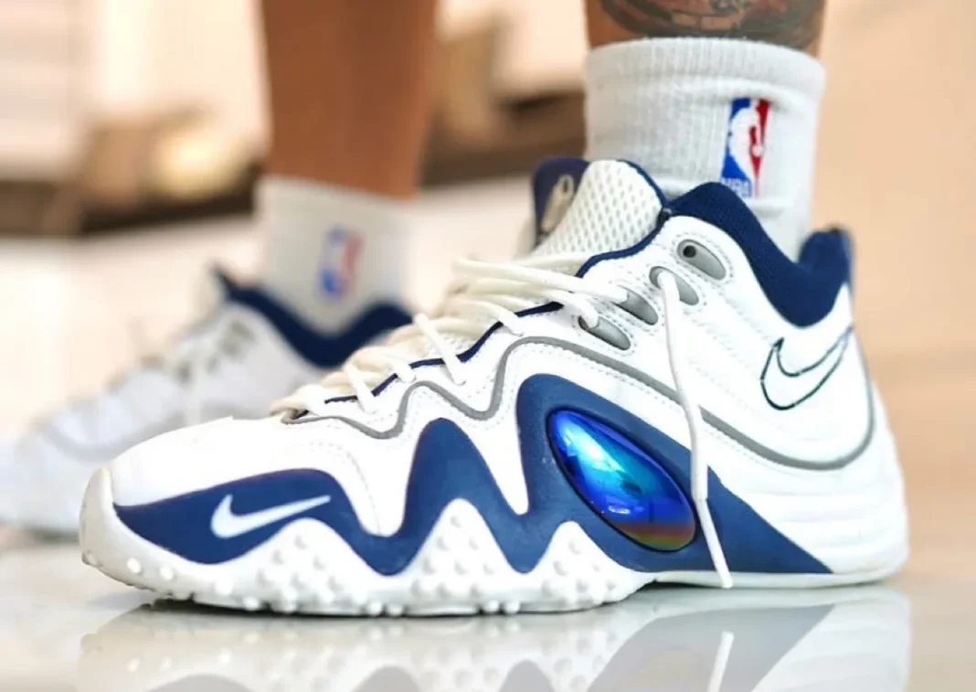 Nike Zoom Flight 5 “White/Midnight Navy”基德白午夜蓝虫眼复刻2027回归缩略图